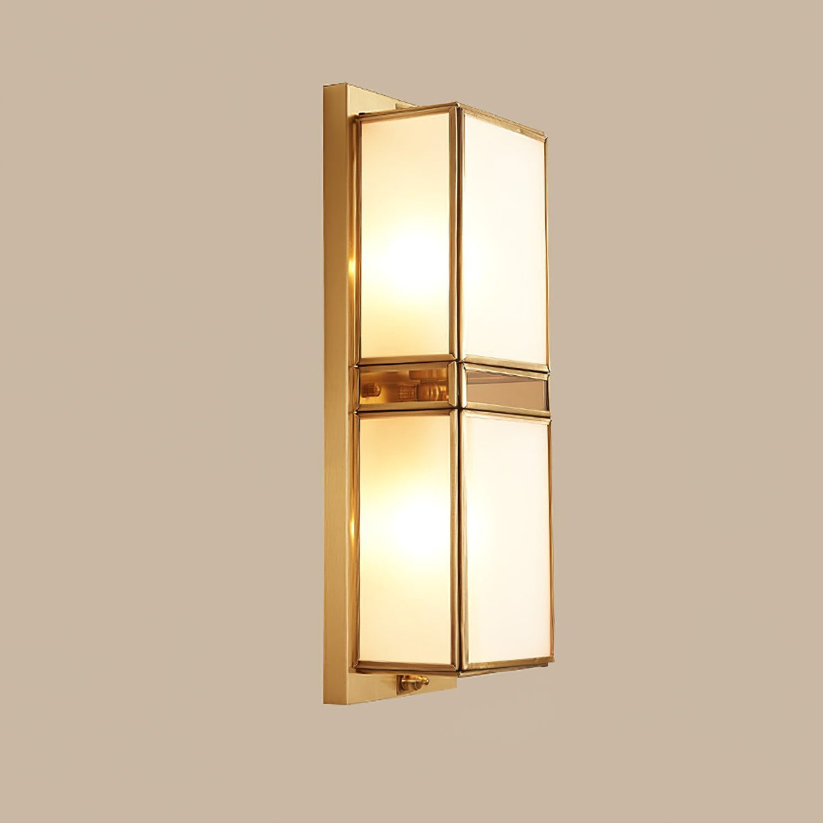 Magari Brass Wall Lamp
