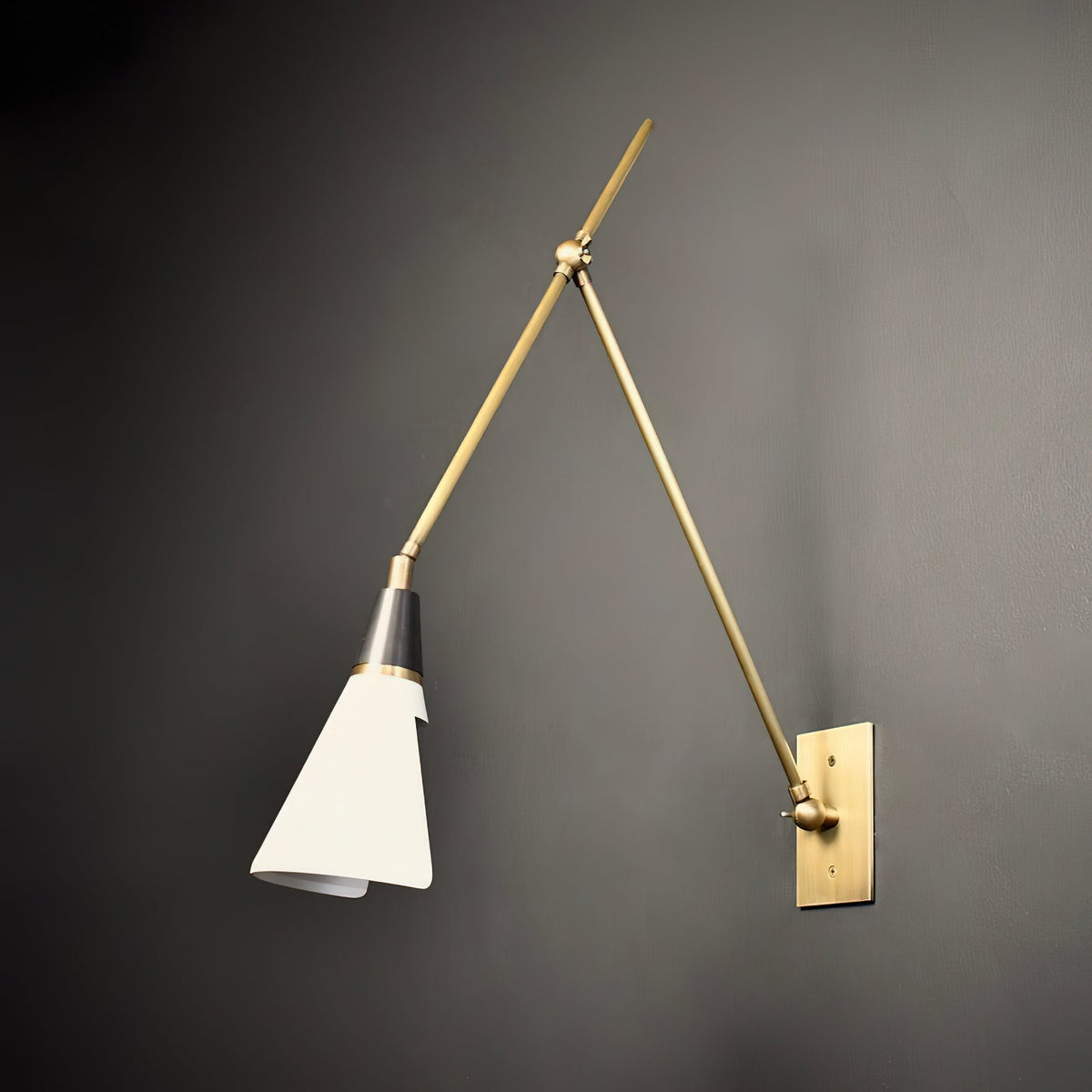 magari-wall-lamp