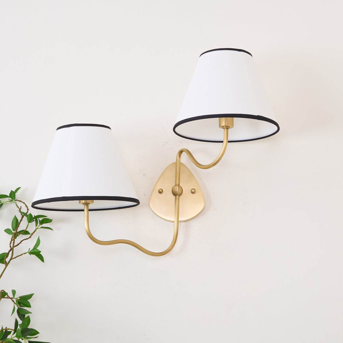 magdalene-wall-lamp