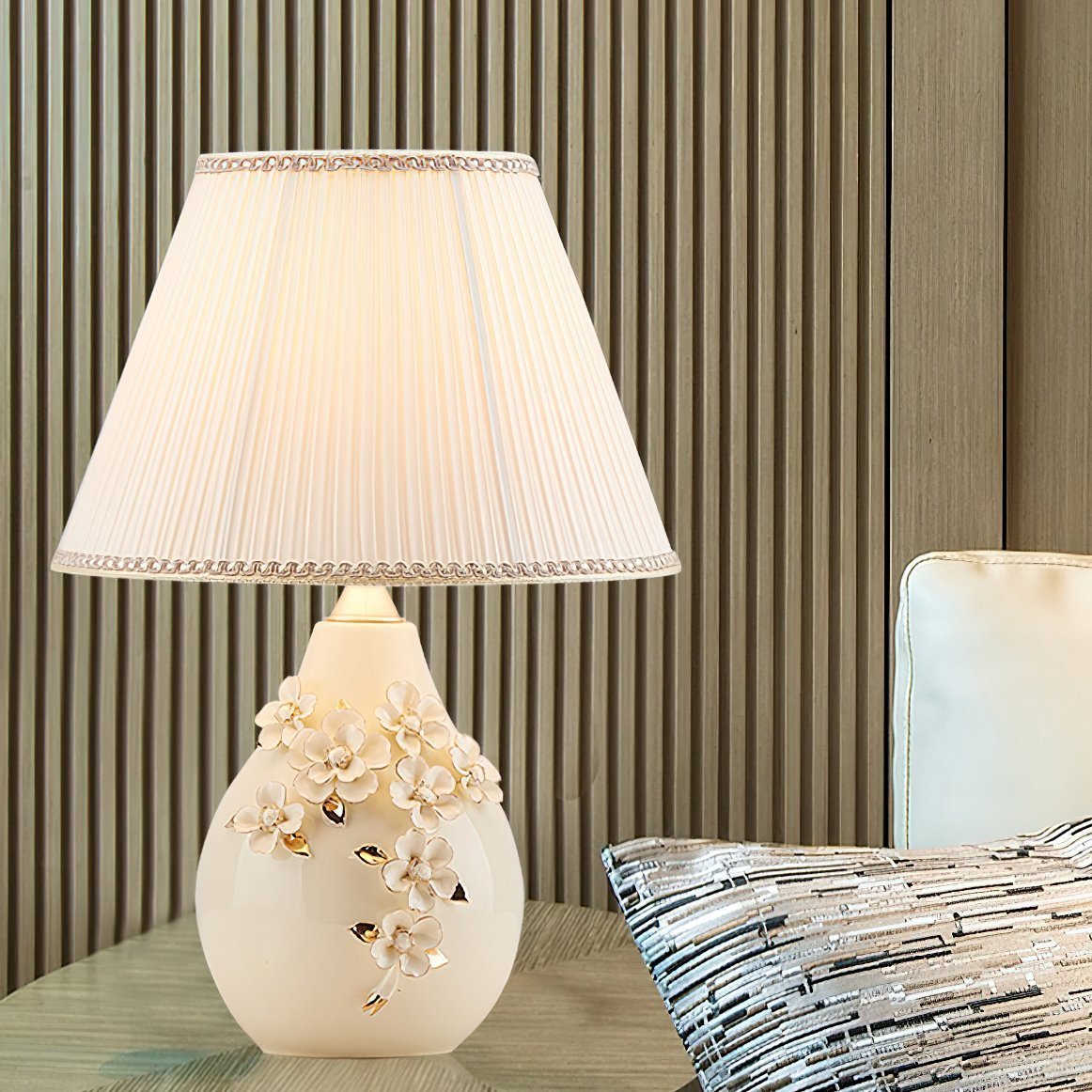 Magnolia Ceramic Table Lamp