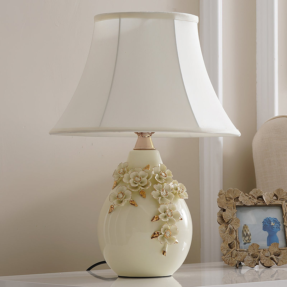 Magnolia Ceramic Table Lamp
