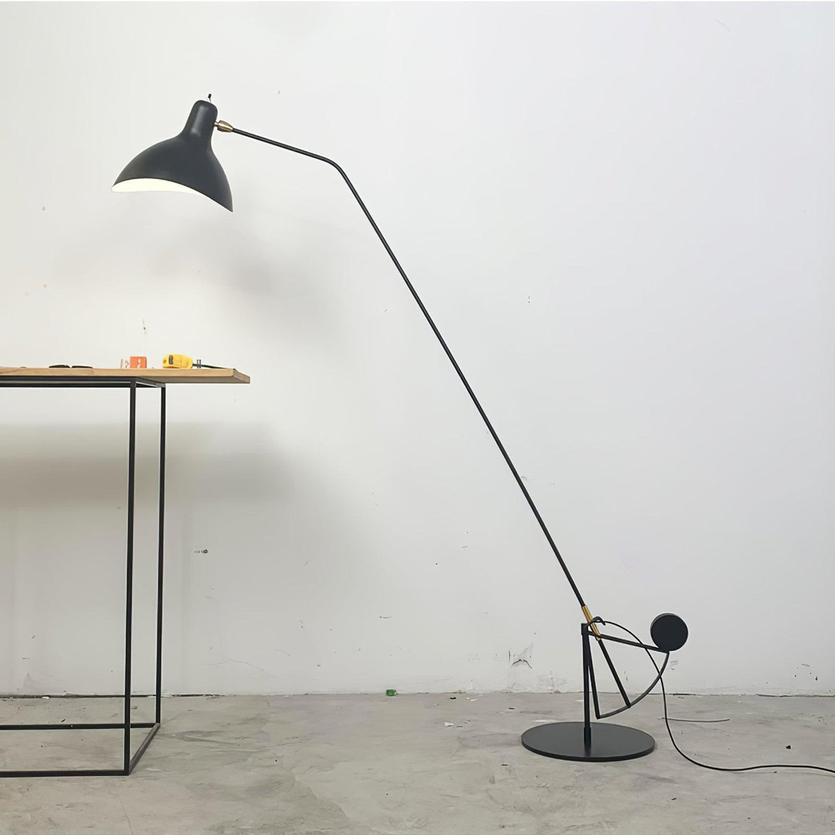 mantis-arm-floor-lamp