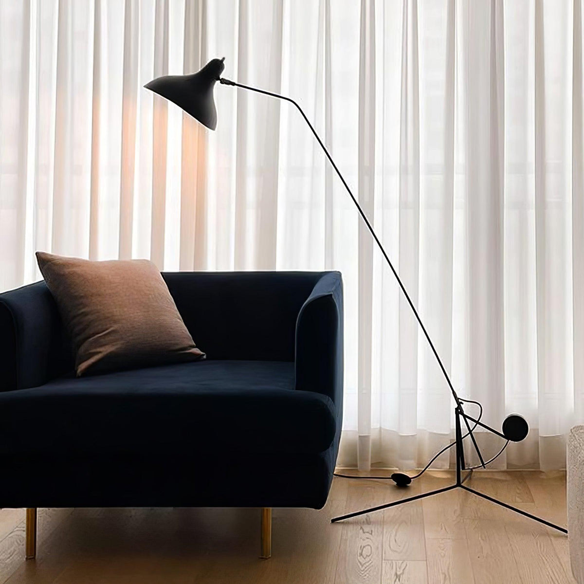mantis-arm-floor-lamp