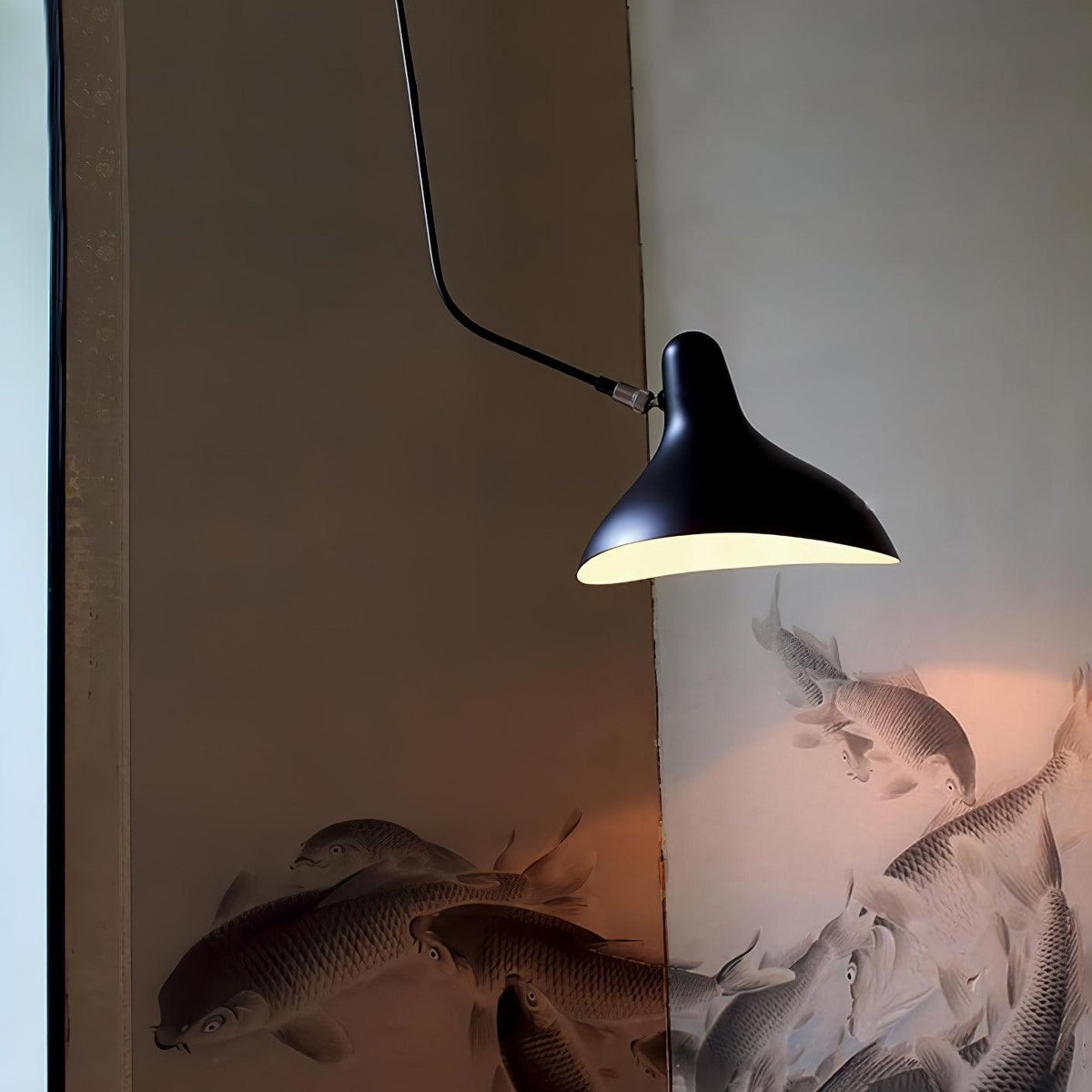 mantis-arm-wall-lamp