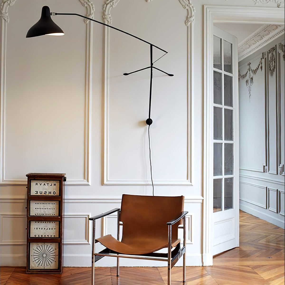mantis-arm-wall-lamp