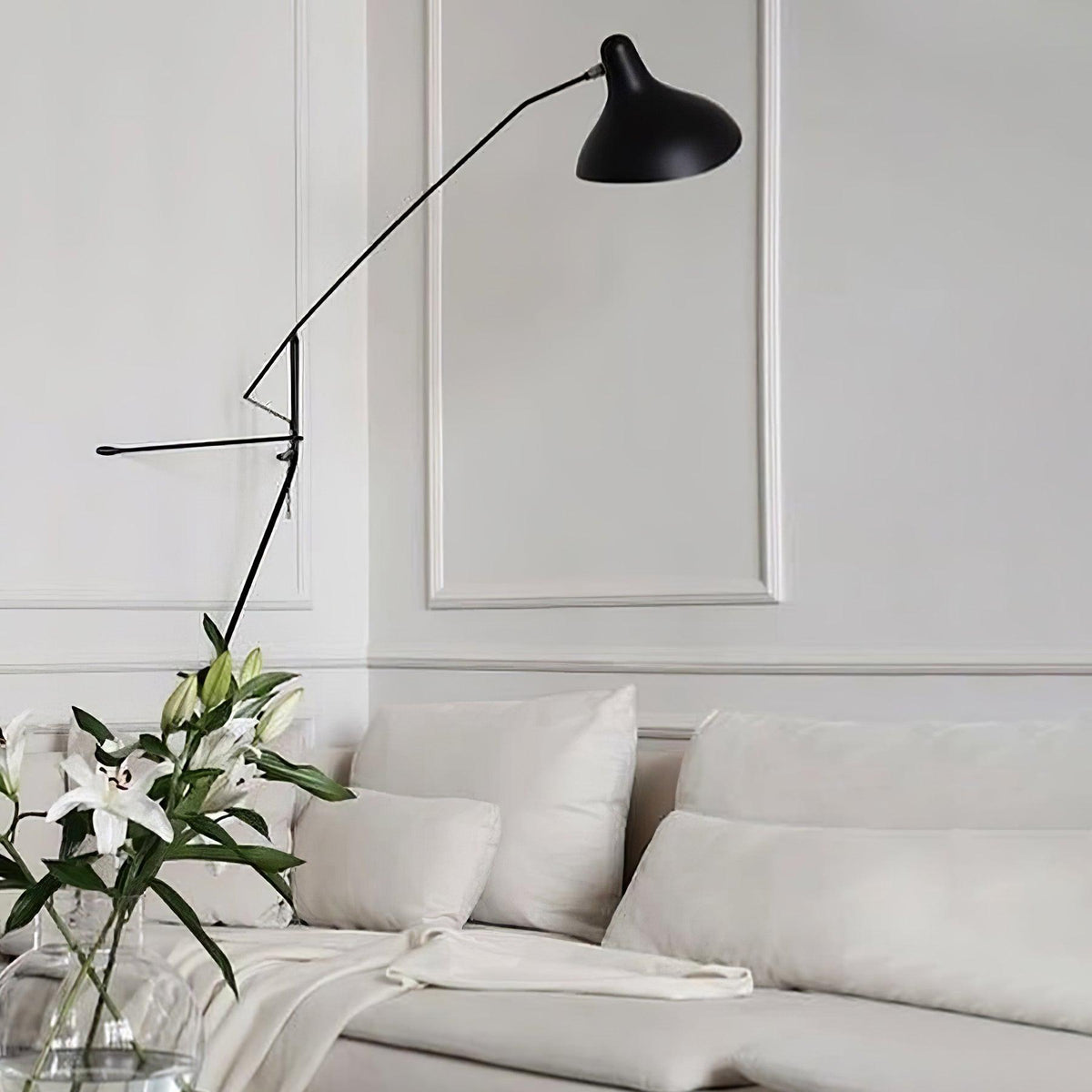 mantis-arm-wall-lamp