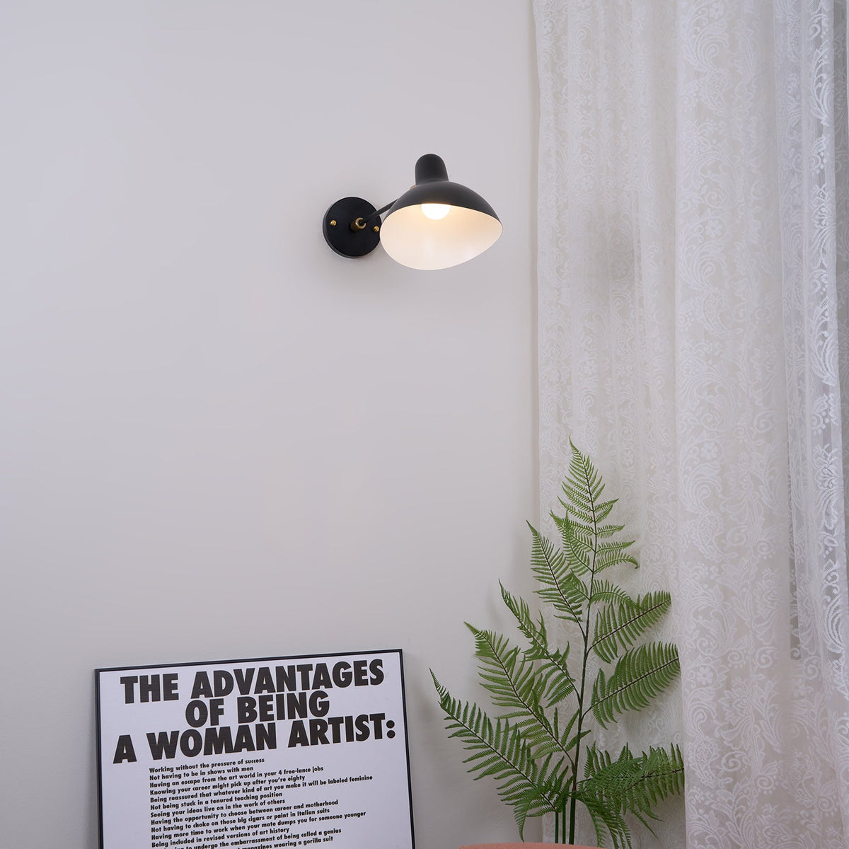 mantis-wall-lamp