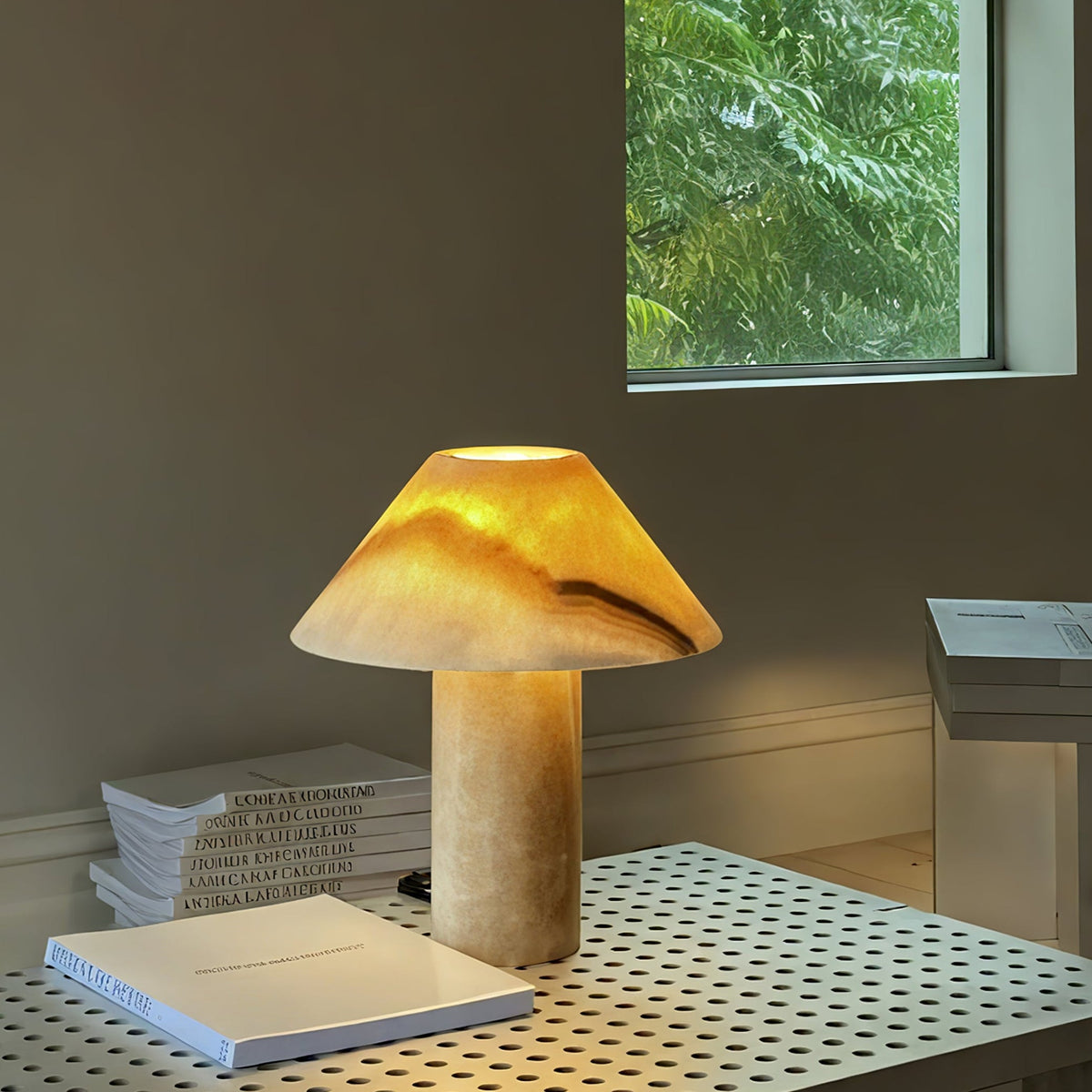 Marbelle Onyx Table Lamp – Hand-Carved Natural Stone Bedside Light