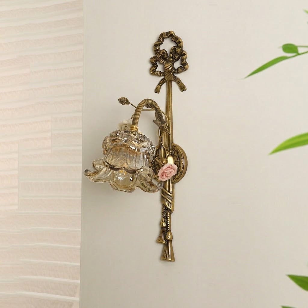 margaux-fleur-wall-lamp