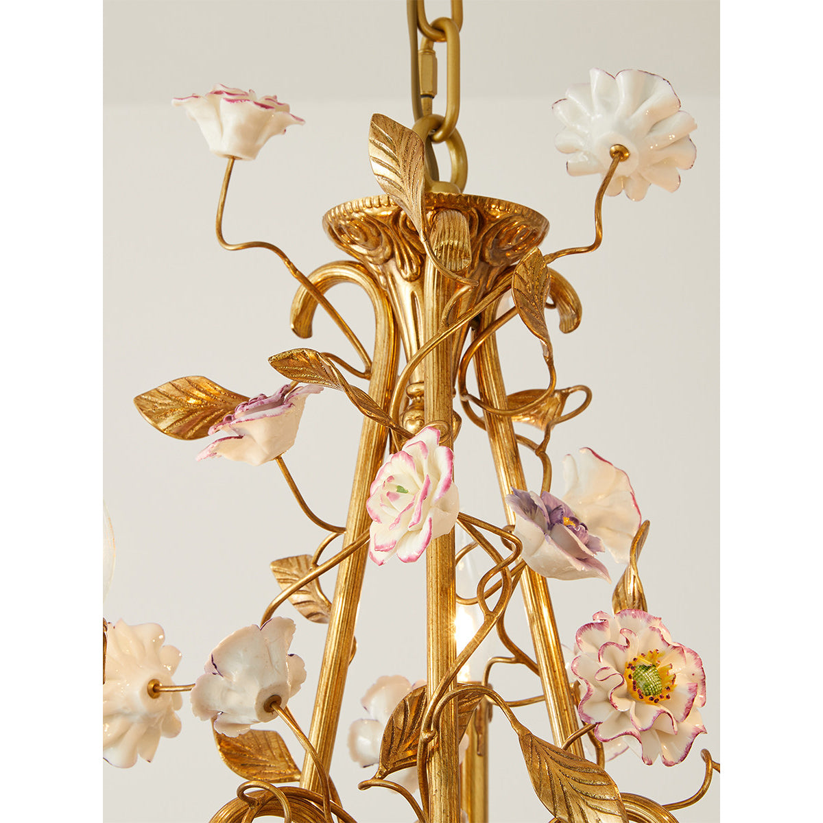 marguerite-flowers-chandelier