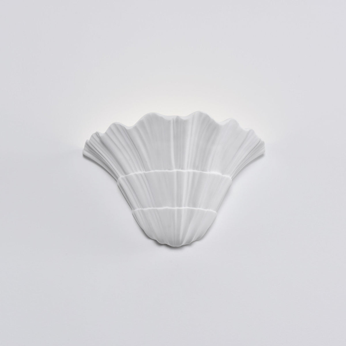 Marina Shell Wall Sconce – Sculptural Coastal Light in White