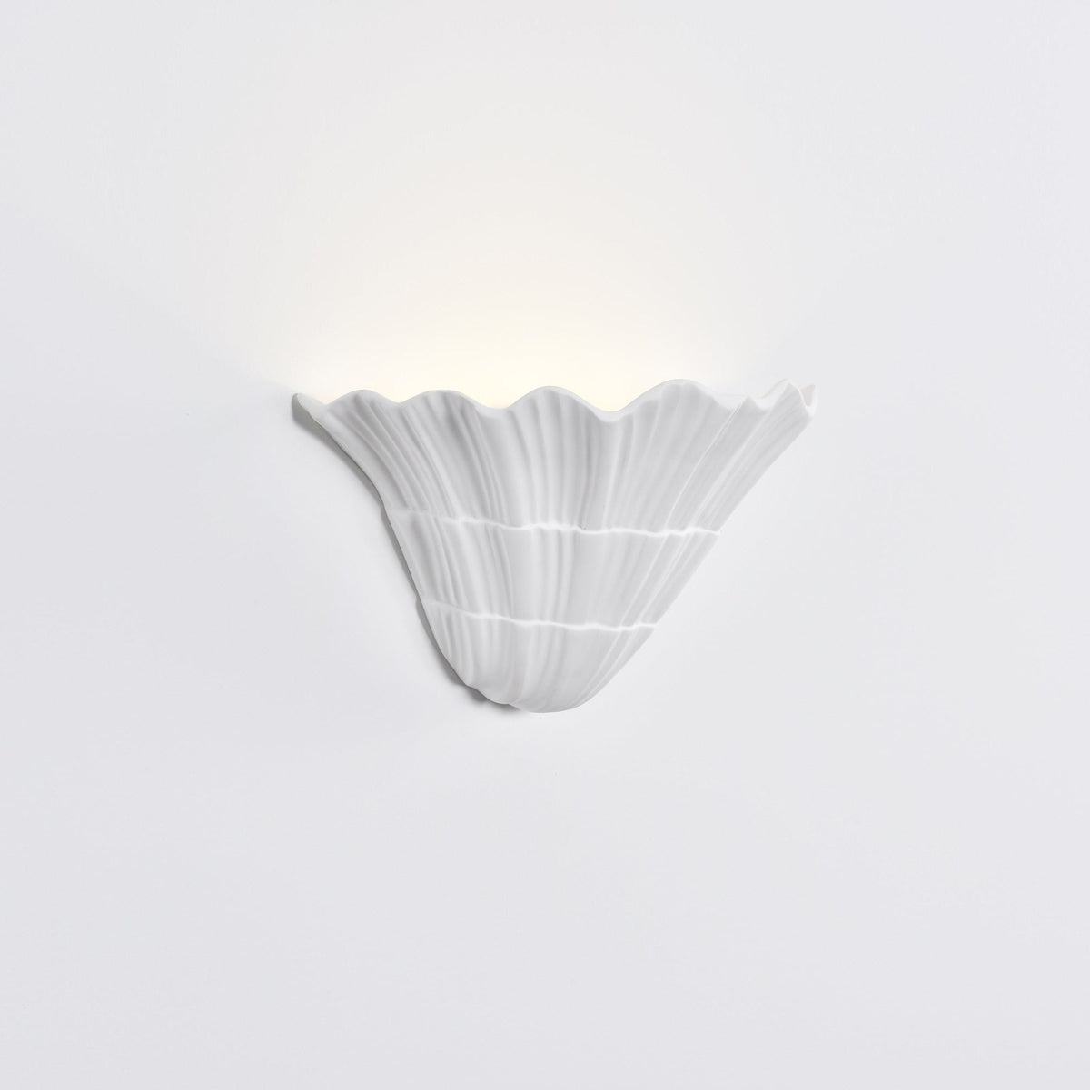 Marina Shell Wall Sconce – Sculptural Coastal Light in White
