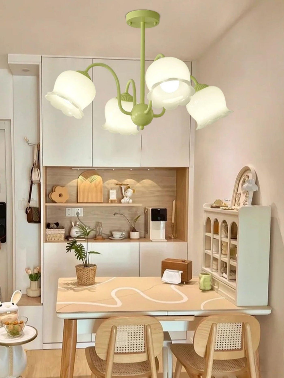 matcha-resin-flower-chandelier