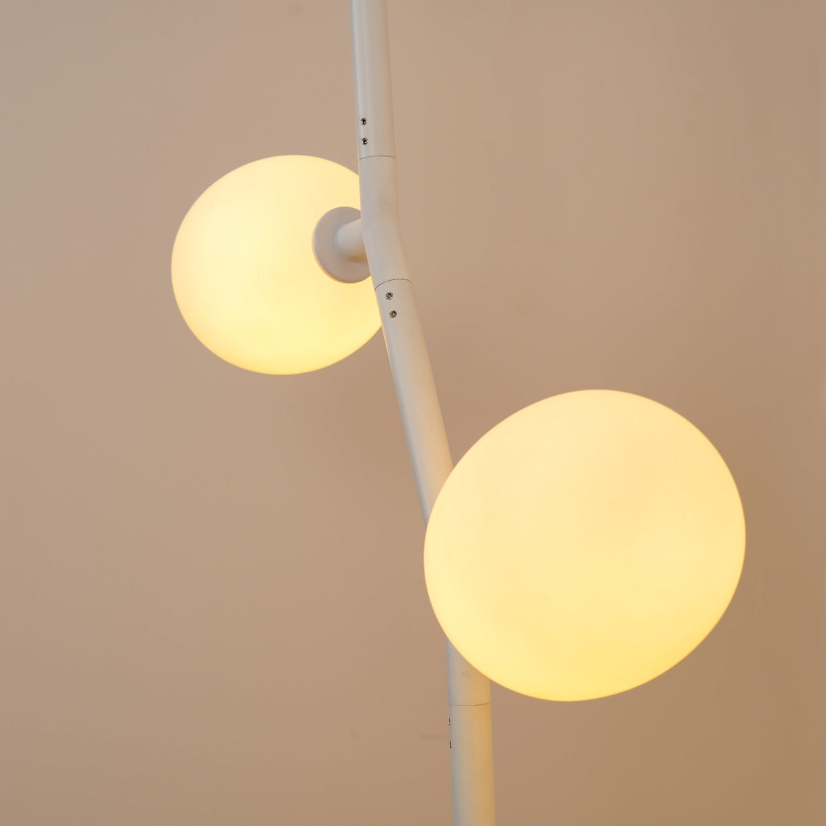 matteo-floor-lamp