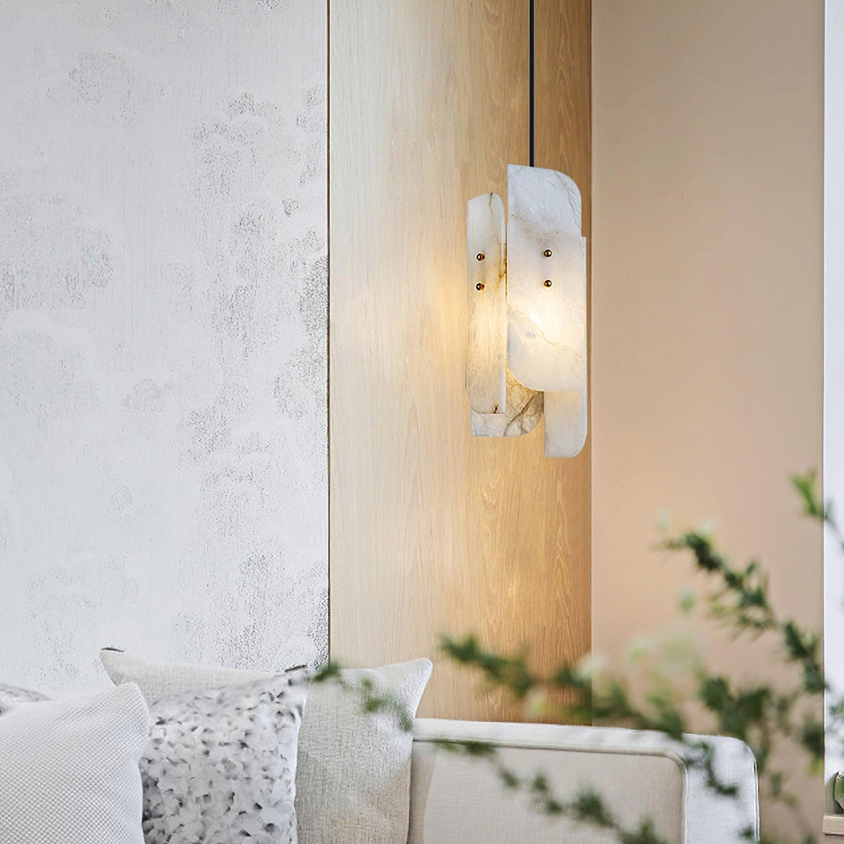 megalith-alabaster-pendant-light