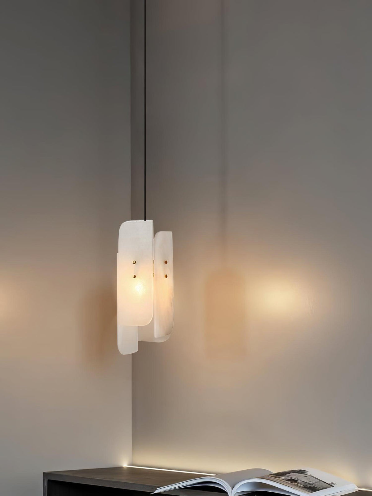 megalith-alabaster-pendant-light