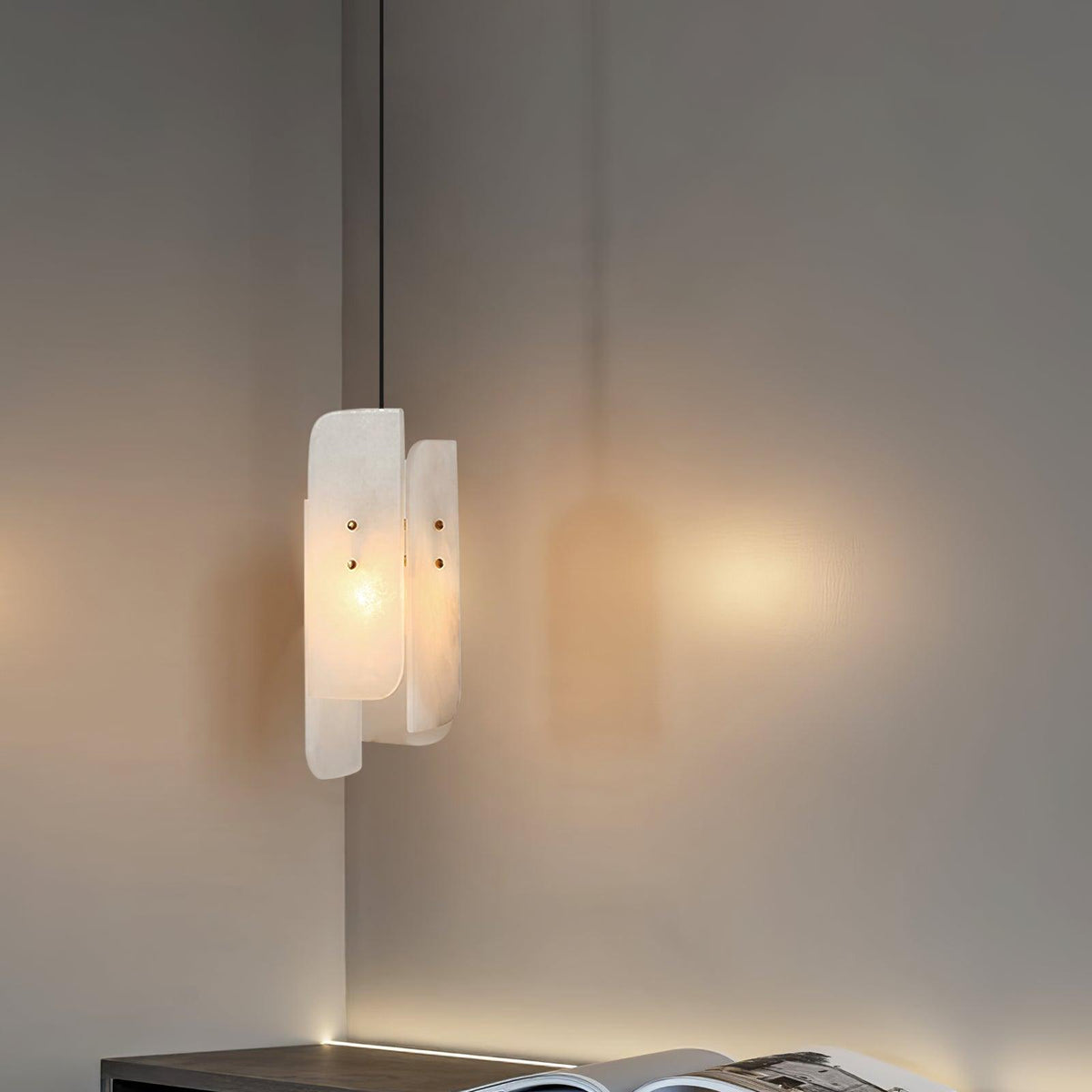 megalith-alabaster-pendant-light