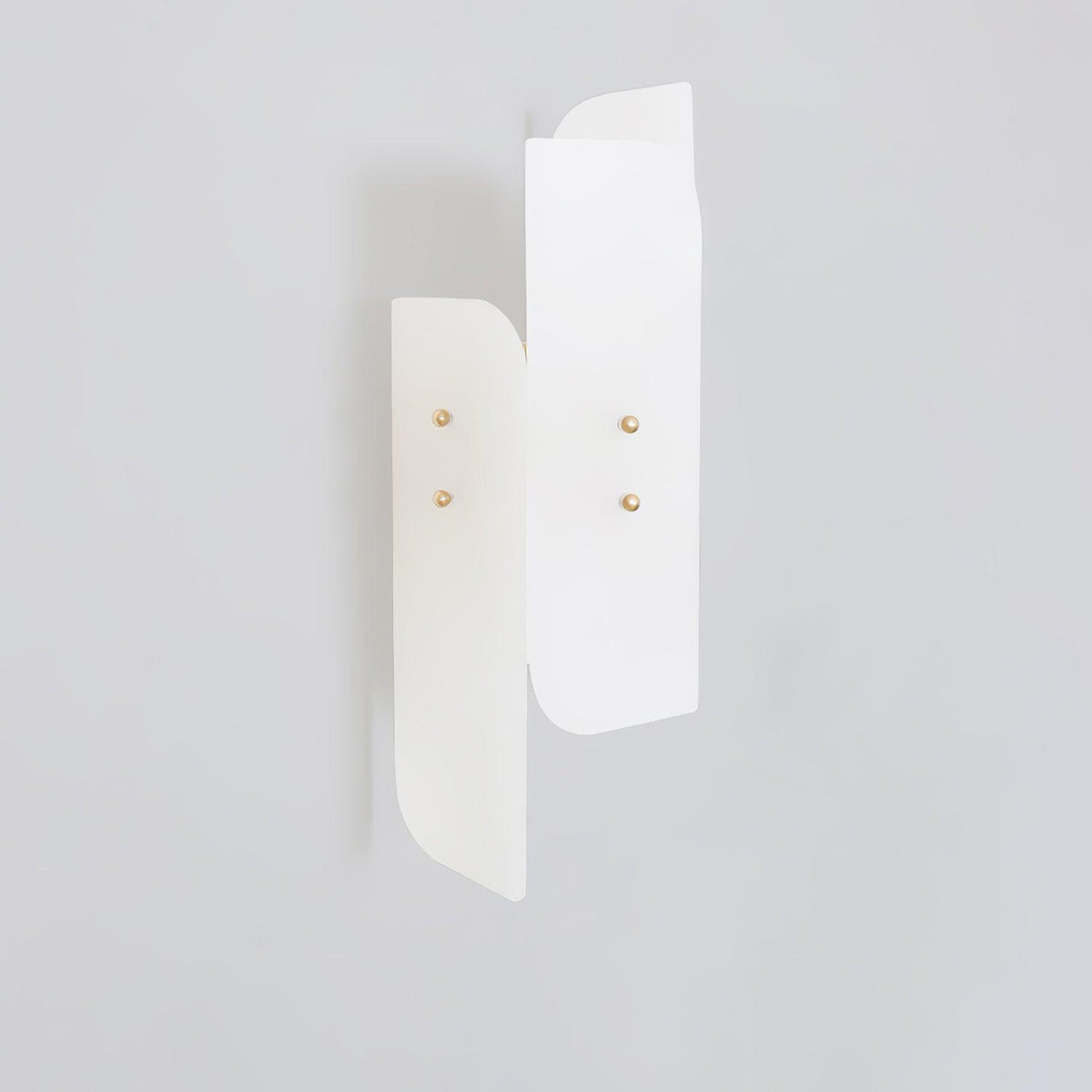 megalith-alabaster-wall-light