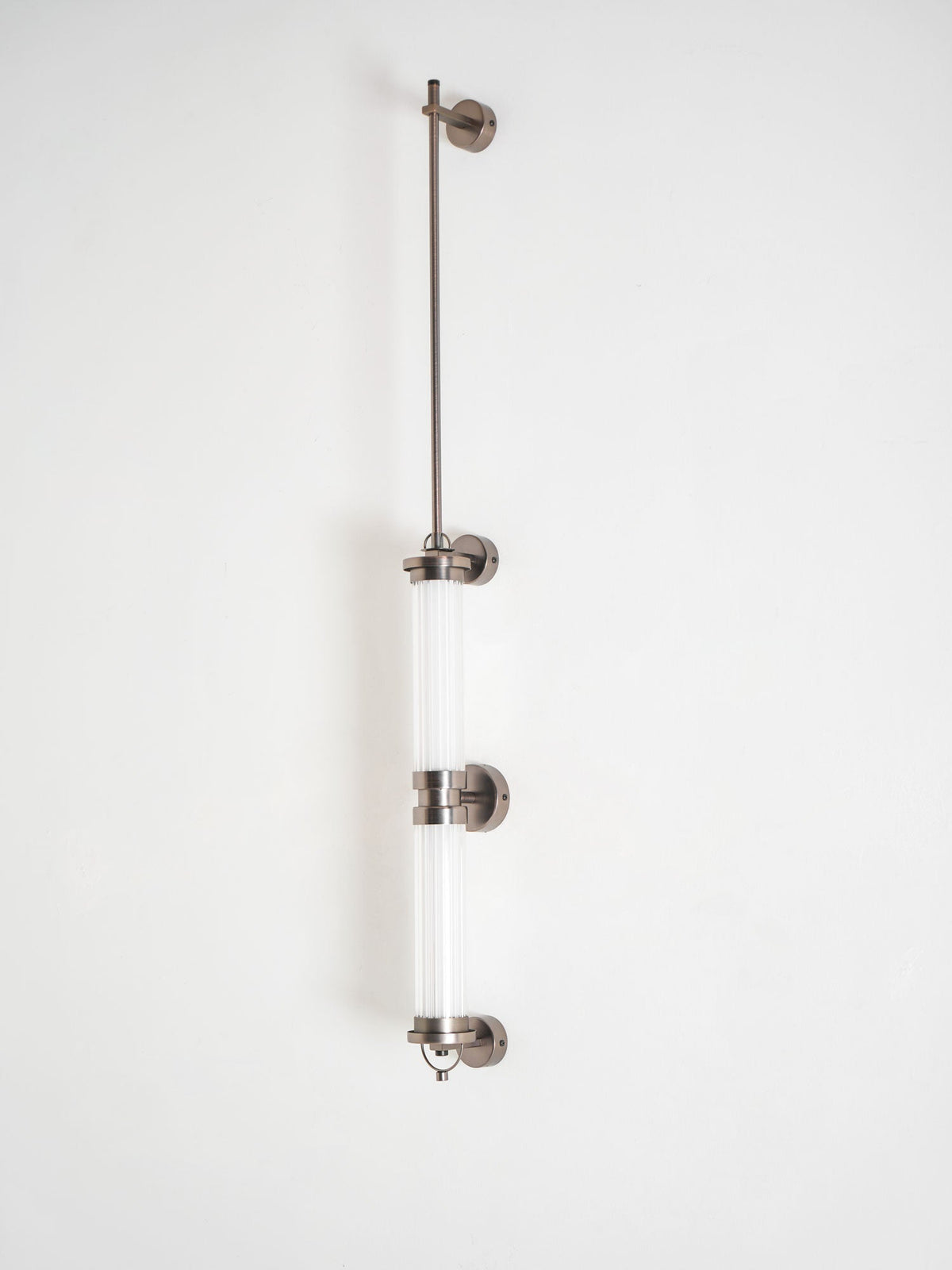 meridian-vertical-wall-sconce
