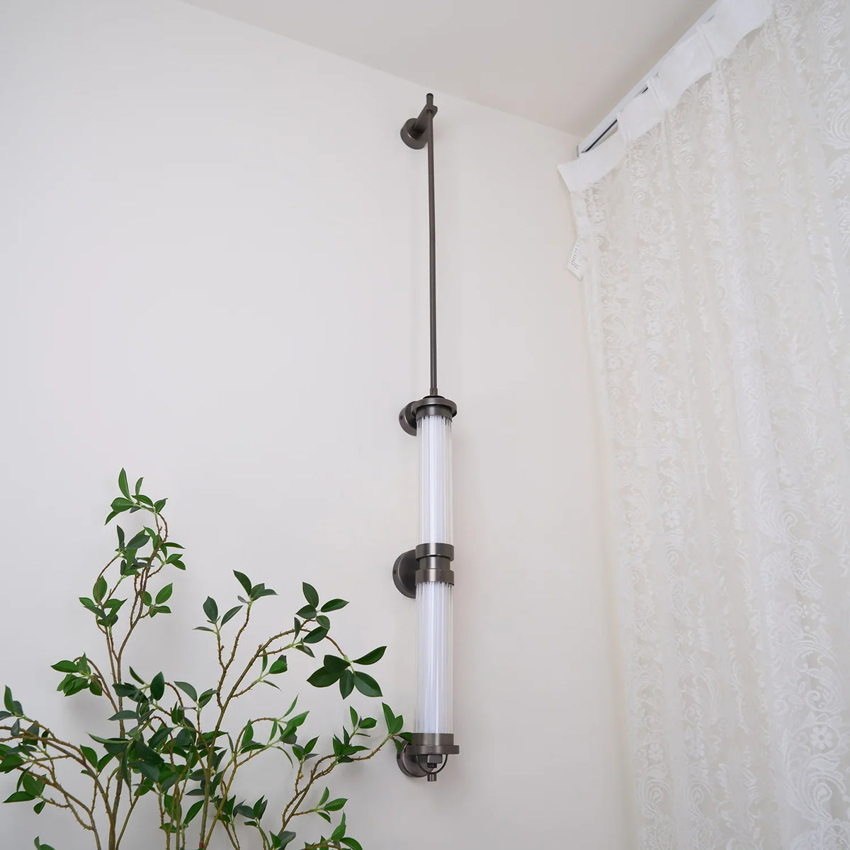 meridian-vertical-wall-sconce