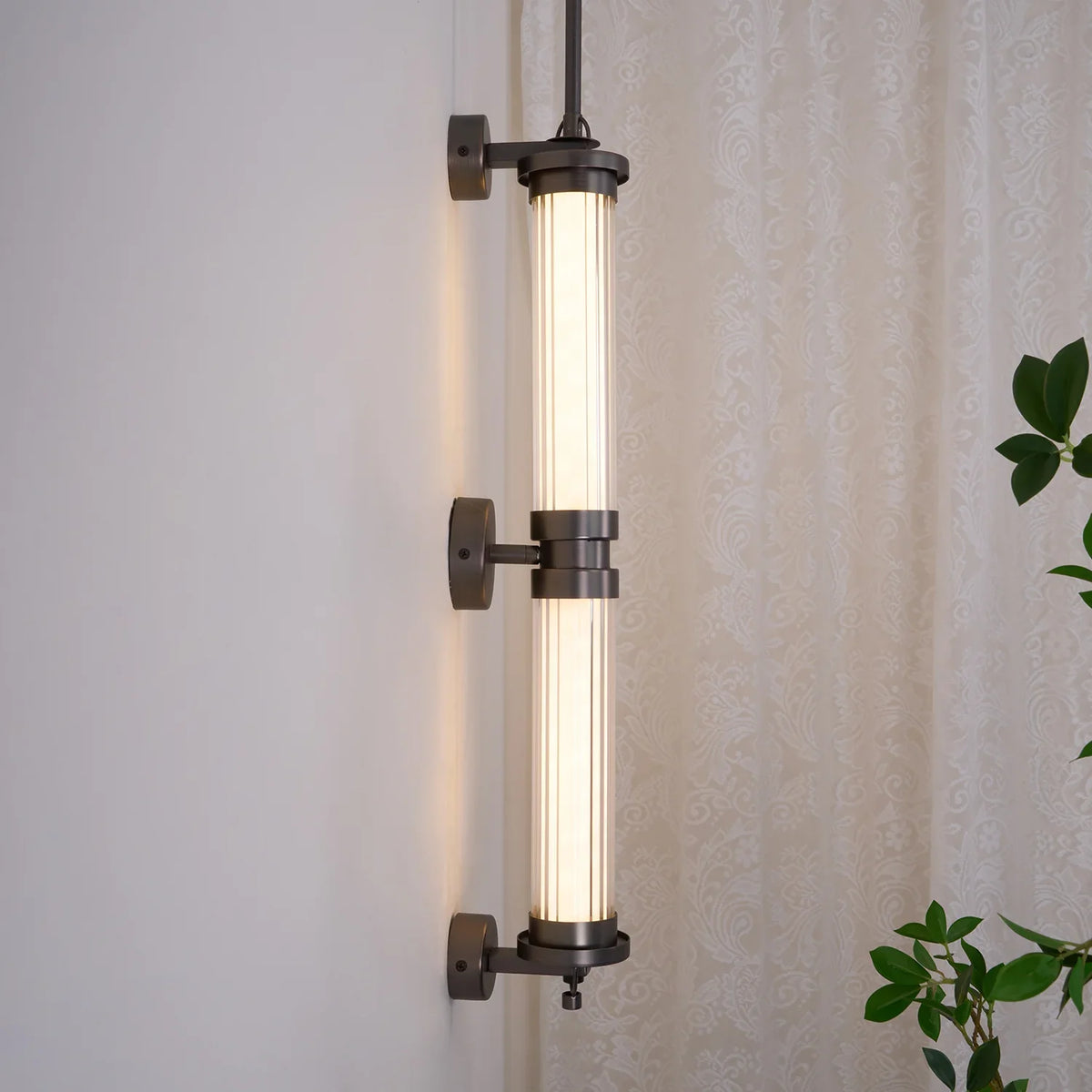 meridian-vertical-wall-sconce