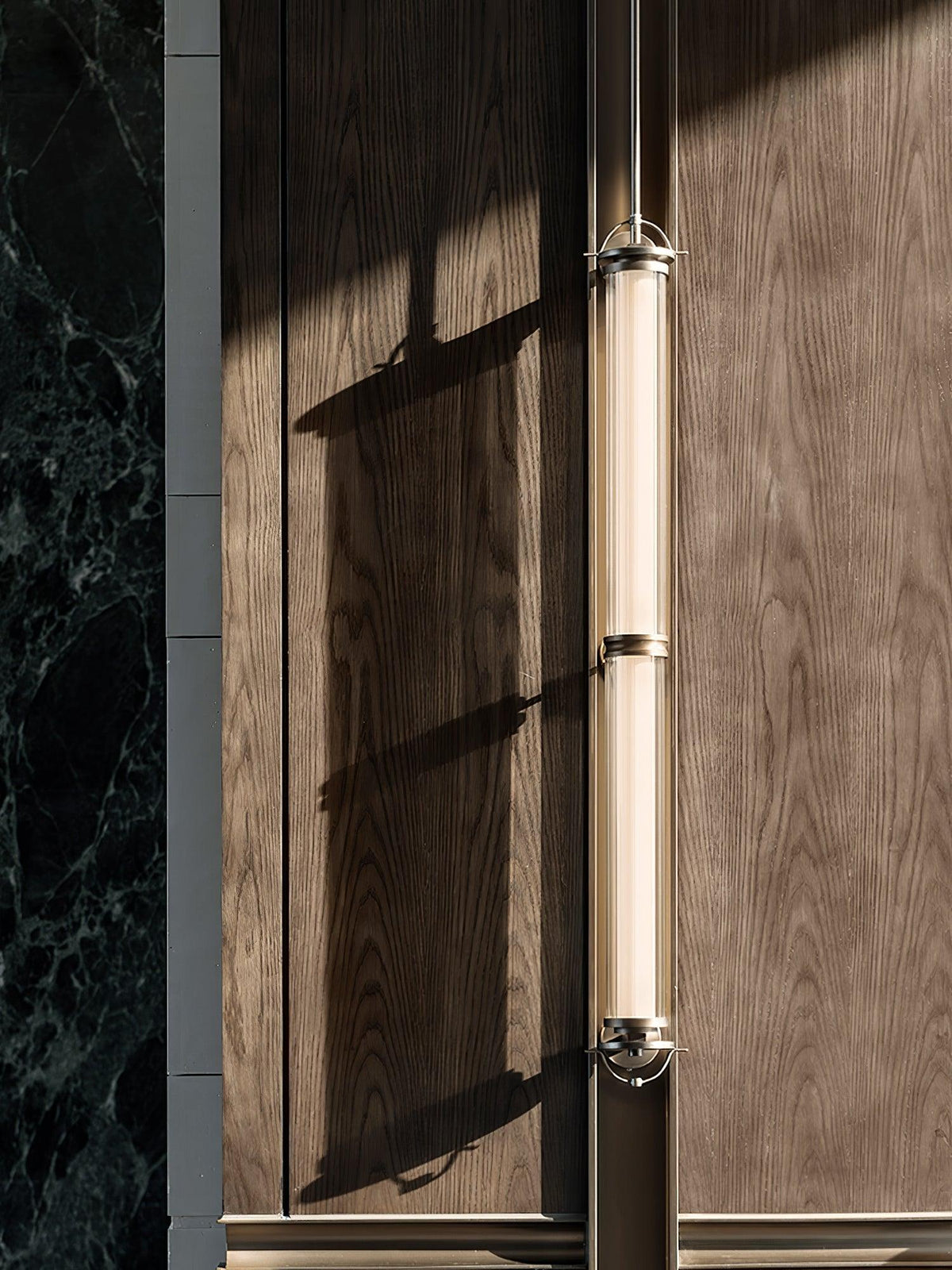 meridian-vertical-wall-sconce