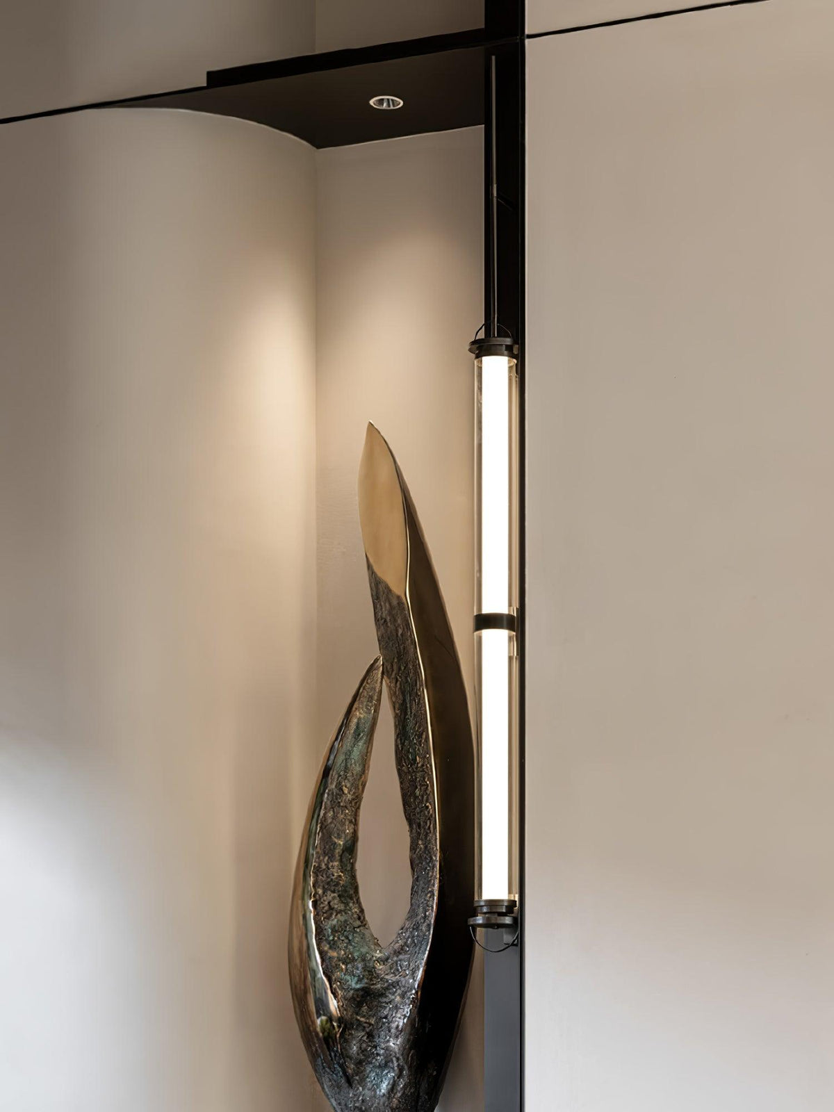 meridian-vertical-wall-sconce