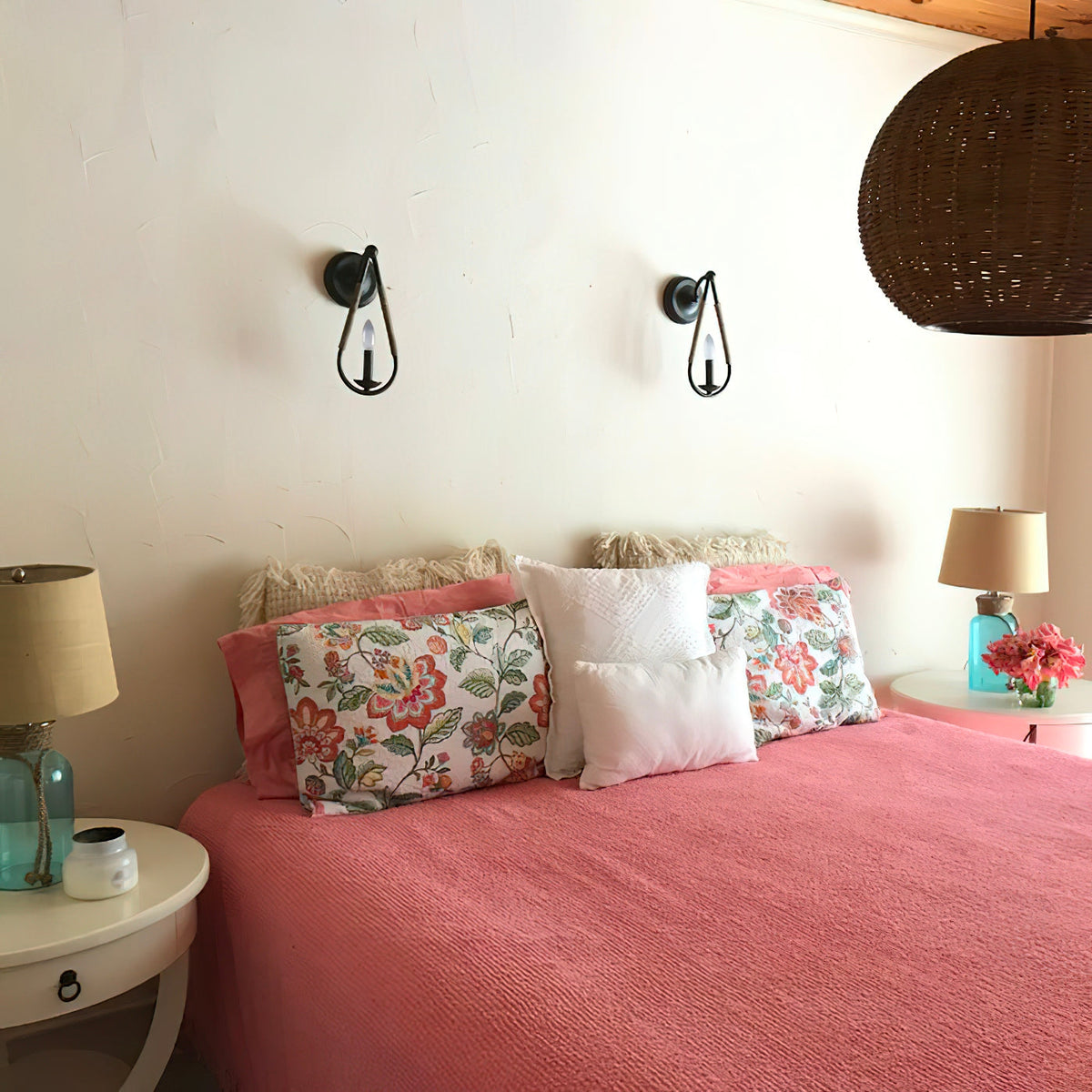 meridian-wall-lamp