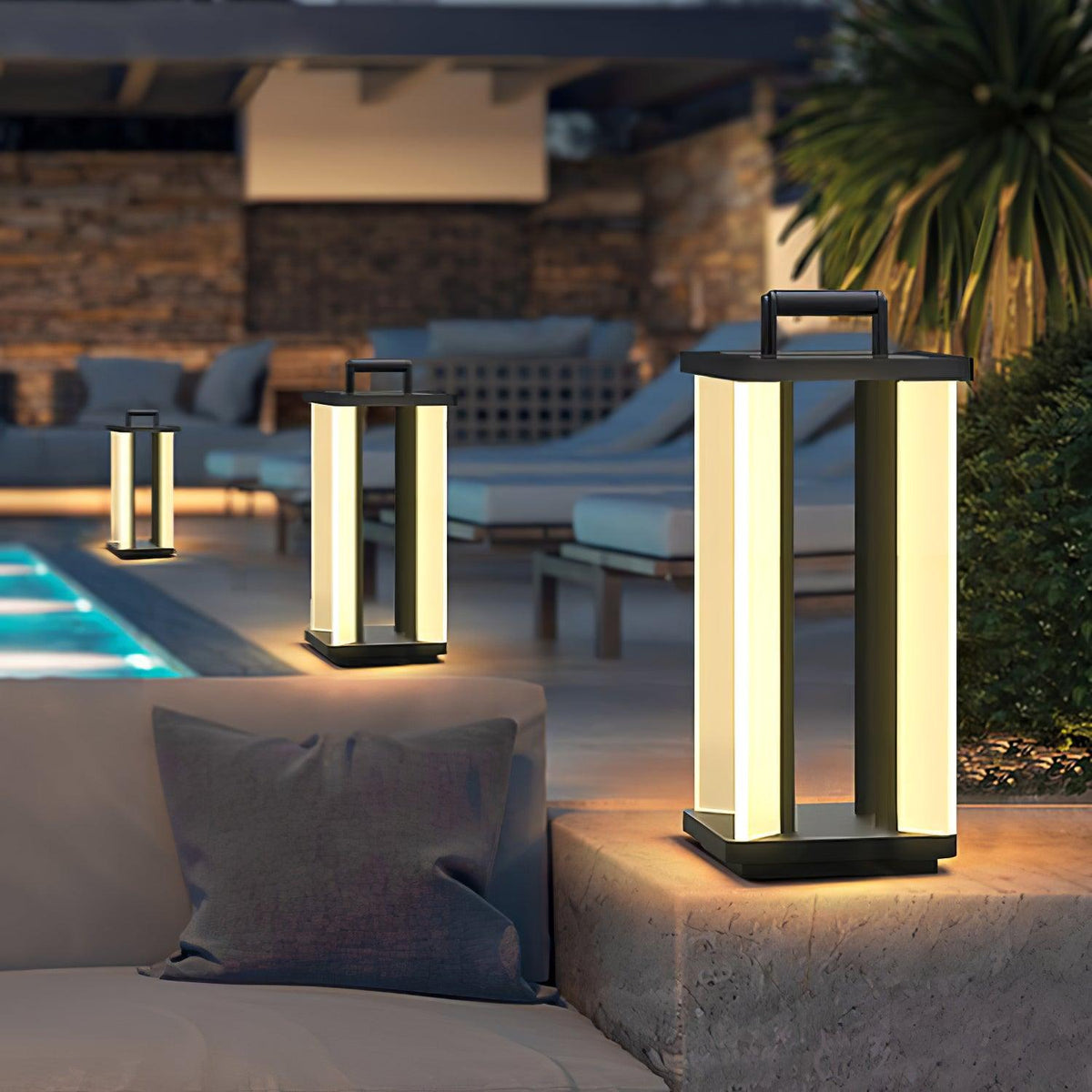 Metroluxe Solar Outdoor Light