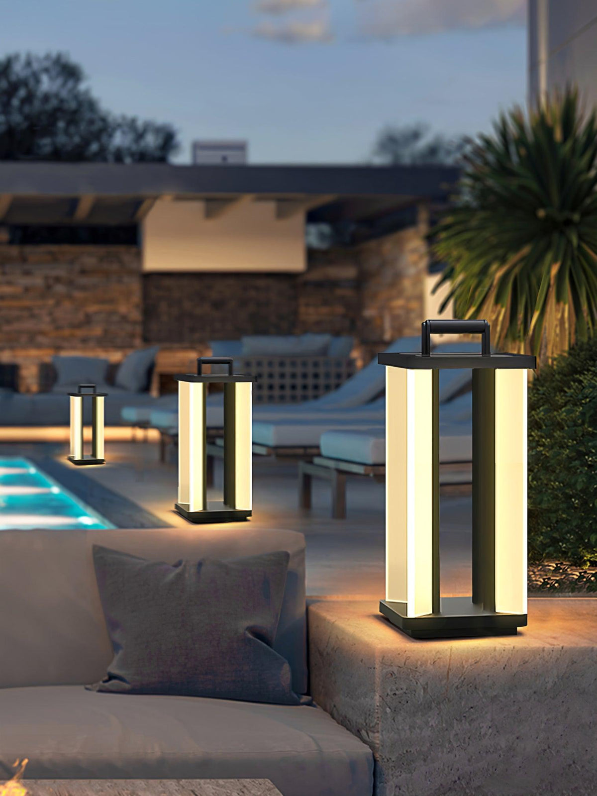 Metroluxe Solar Outdoor Light