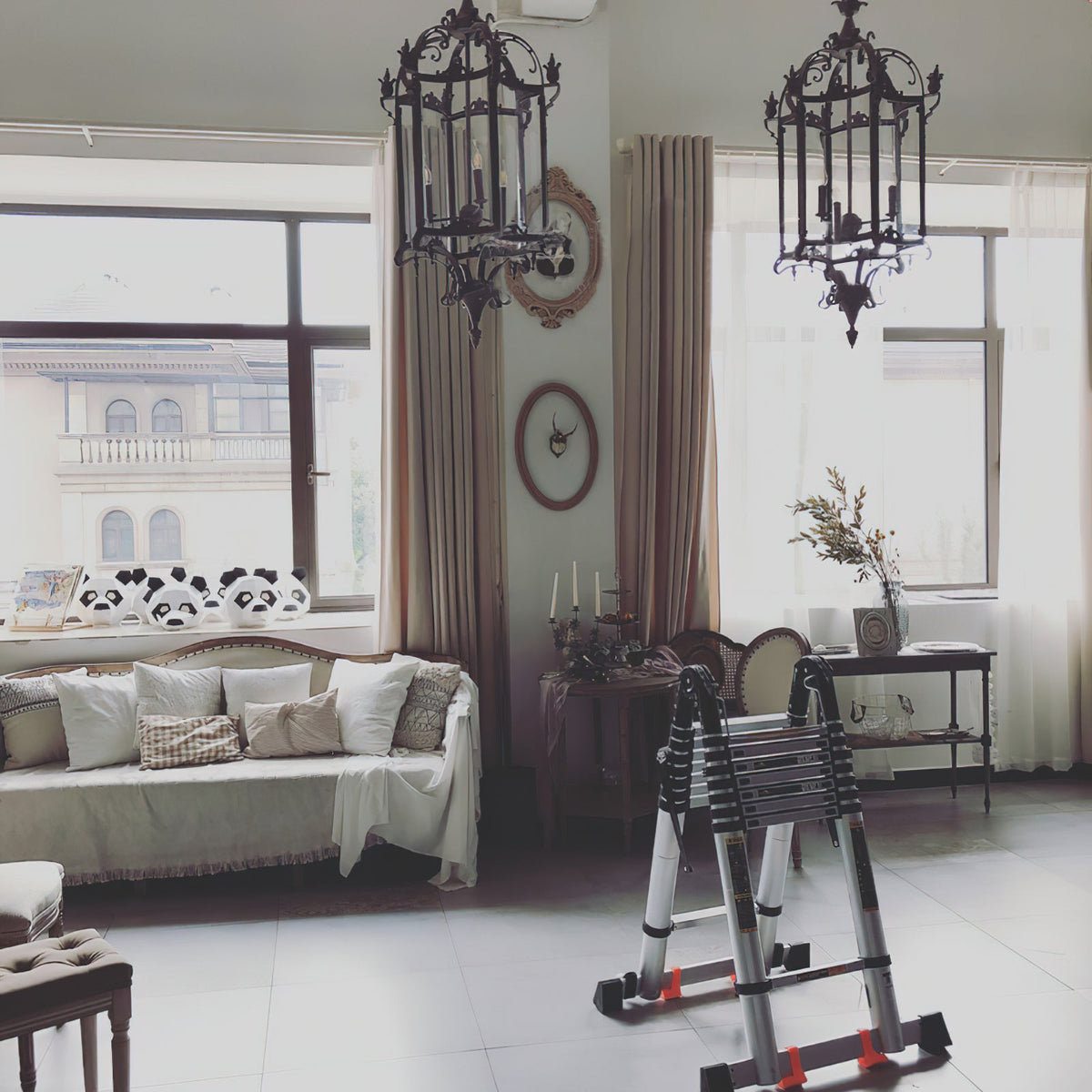 metropolitan-lantern-chandelier