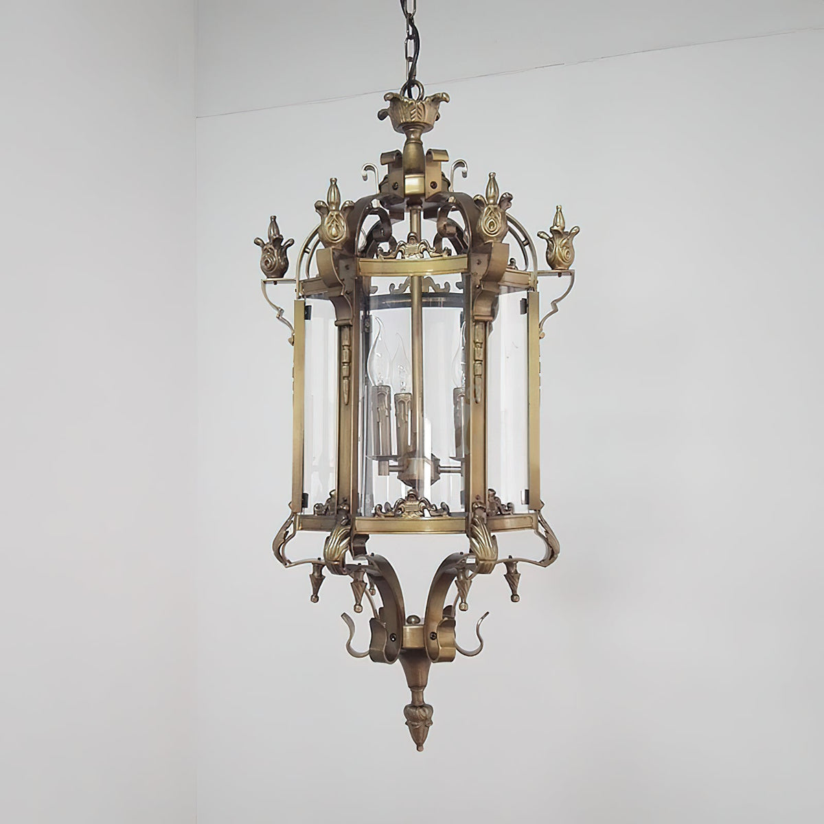 metropolitan-lantern-chandelier