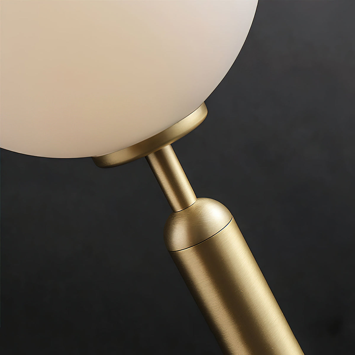 miira-table-lamp