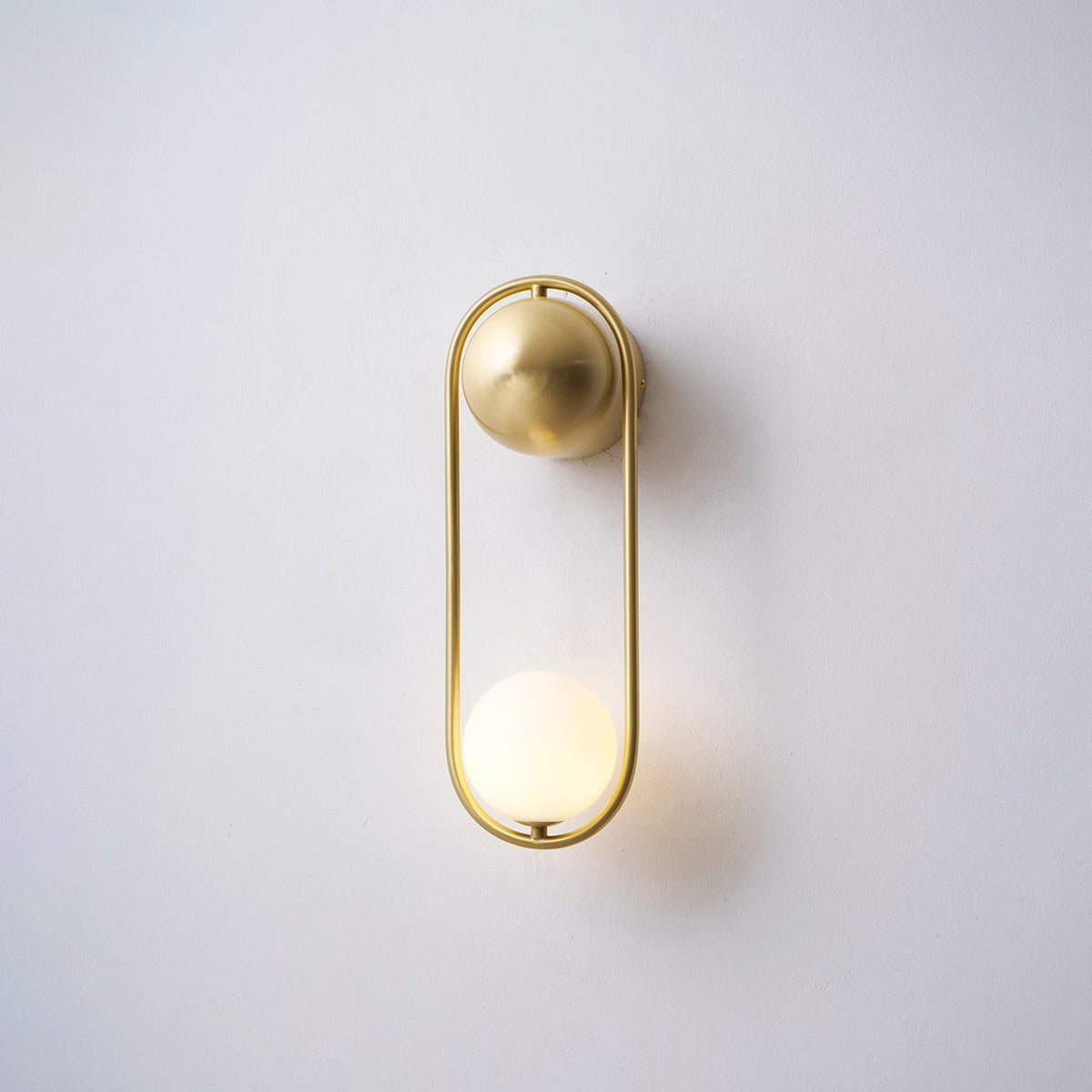 mila-wall-lamp
