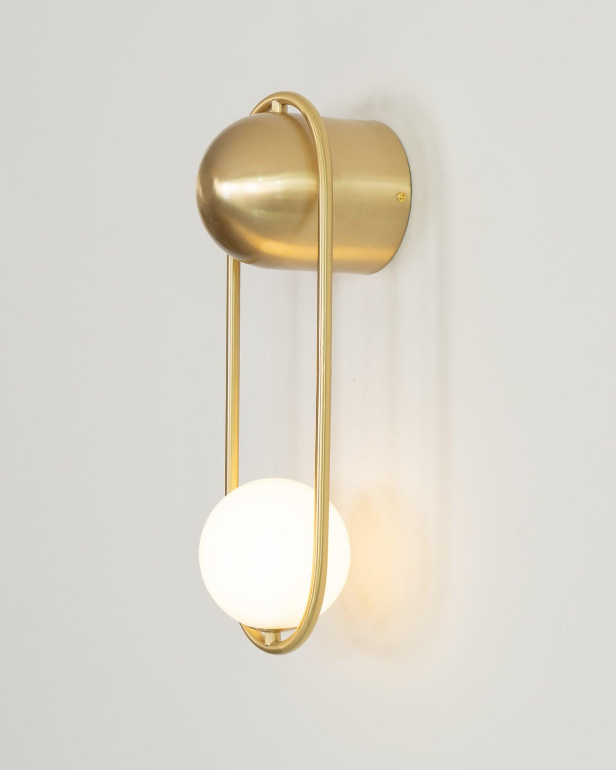 mila-wall-lamp