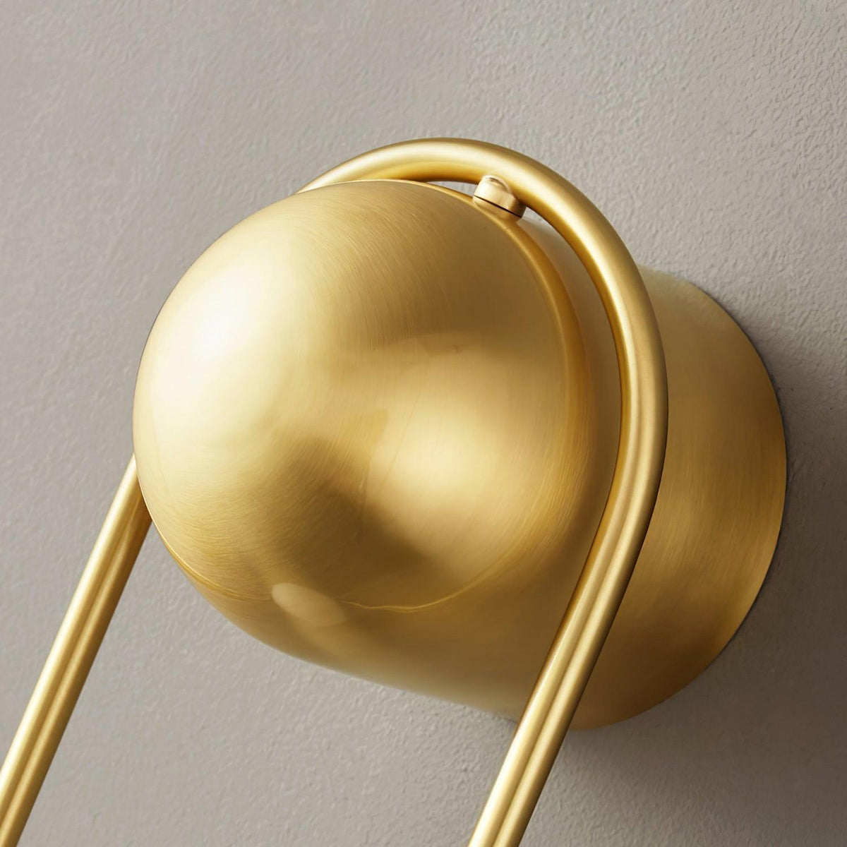 mila-wall-lamp