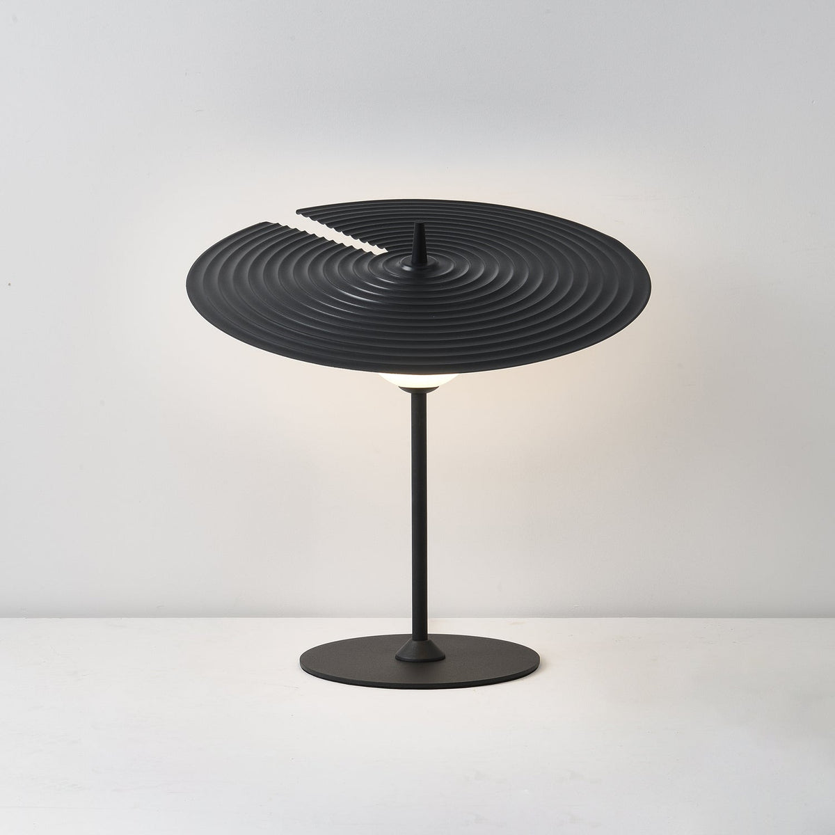 miller-record-table-lamp