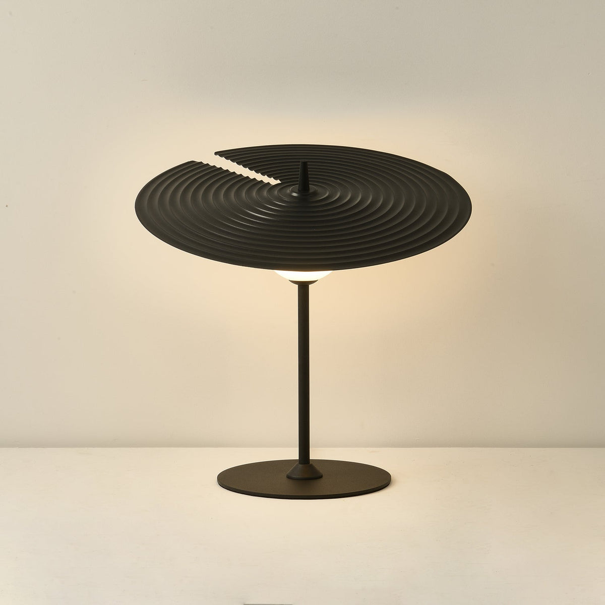 miller-record-table-lamp