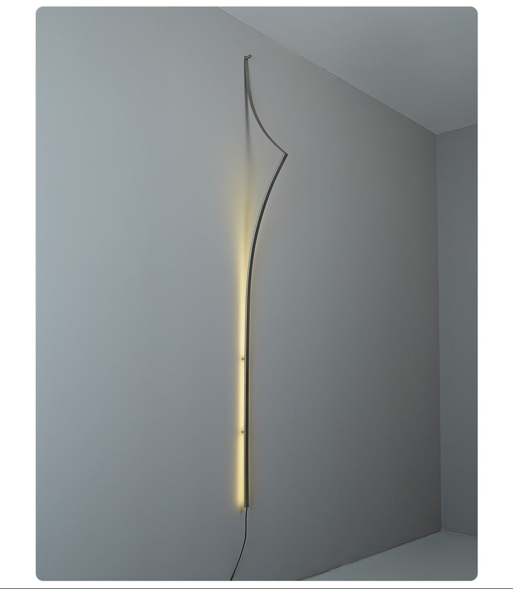Sculptural Ribbon LED Wall Sconce in Silver – Modern Minimalist Lighting
