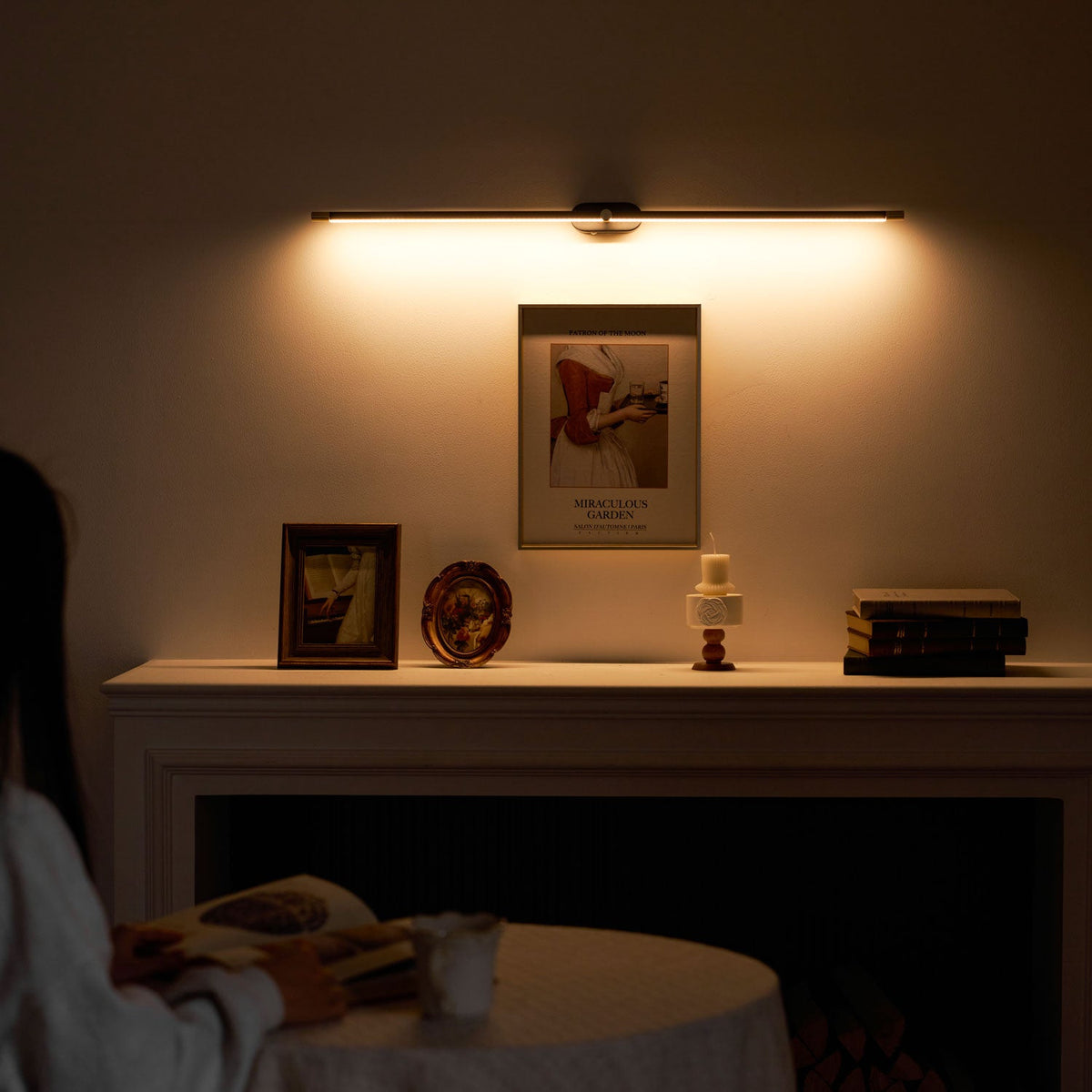 Minimalist Linear Rechargeable Wall Sconce – Cordless LED Vanity Light