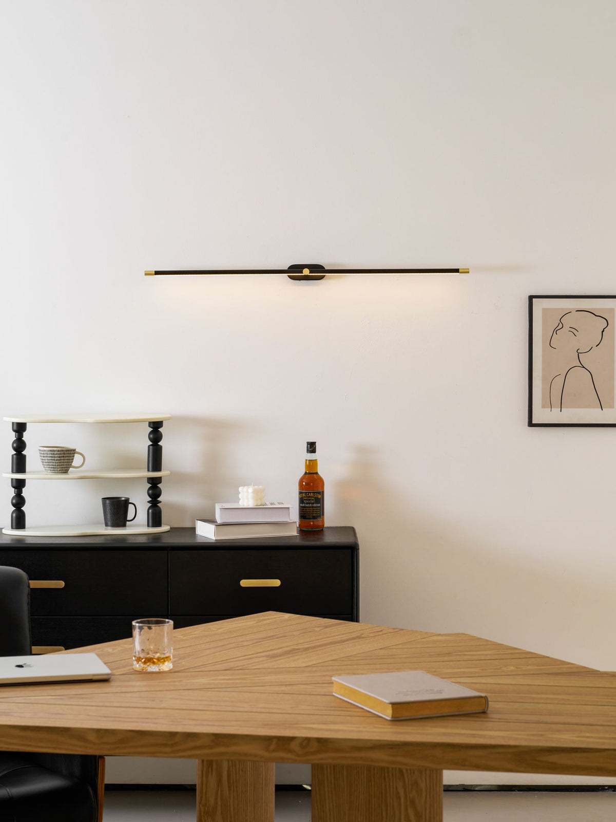 Minimalist Linear Rechargeable Wall Sconce – Cordless LED Vanity Light
