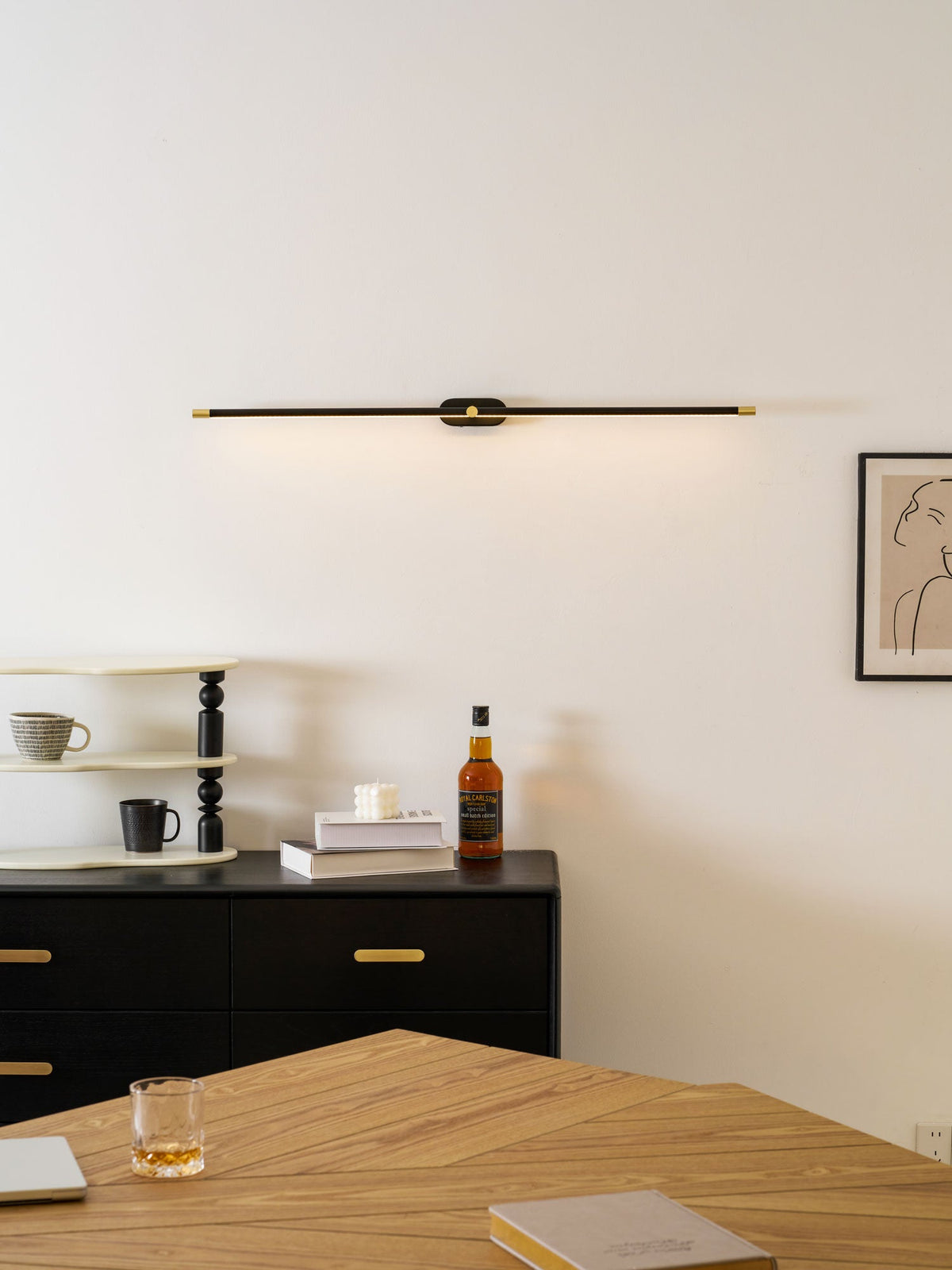 Minimalist Linear Rechargeable Wall Sconce – Cordless LED Vanity Light