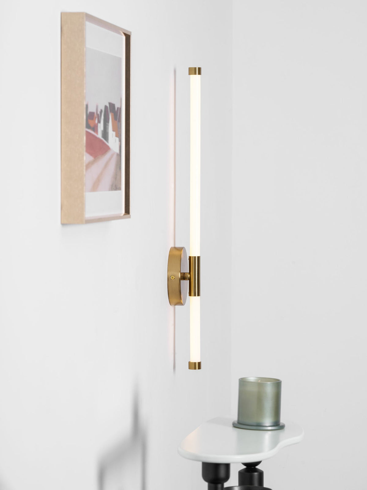 Linear LED Wall Sconce in Gold or Black for Modern Interiors