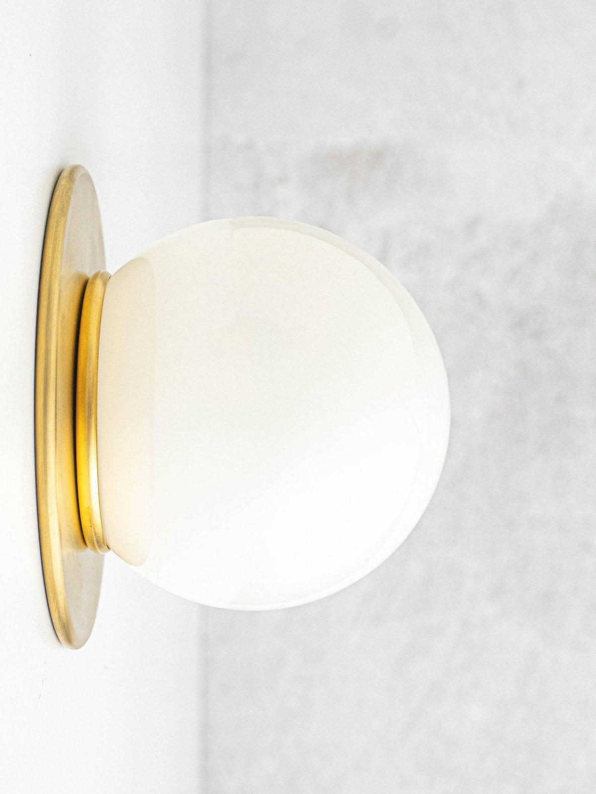 mitchel-wall-lamp
