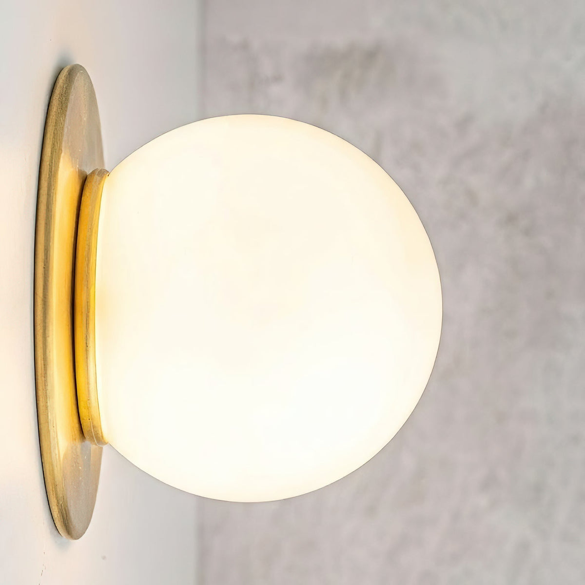 mitchel-wall-lamp