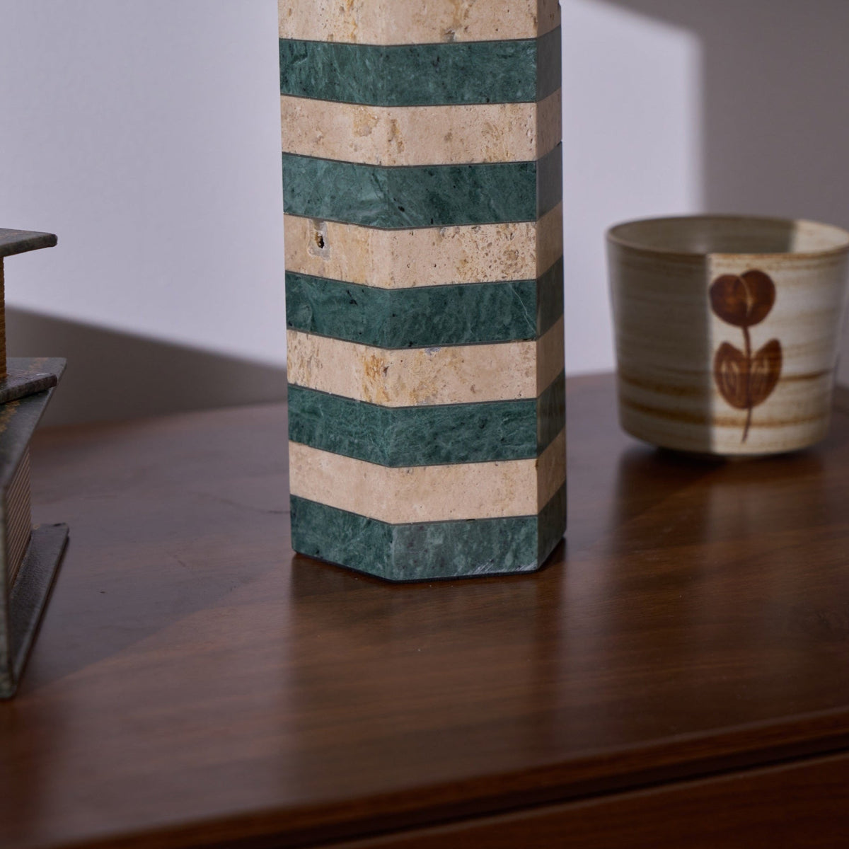 Modari Striped Stone Table Lamp – Travertine & Marble Sculptural Accent Light