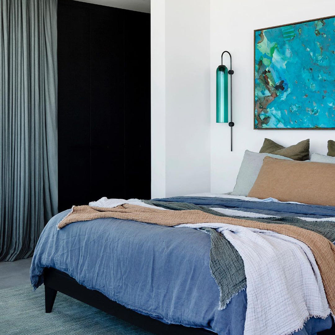 modern-glass-wall-lamp