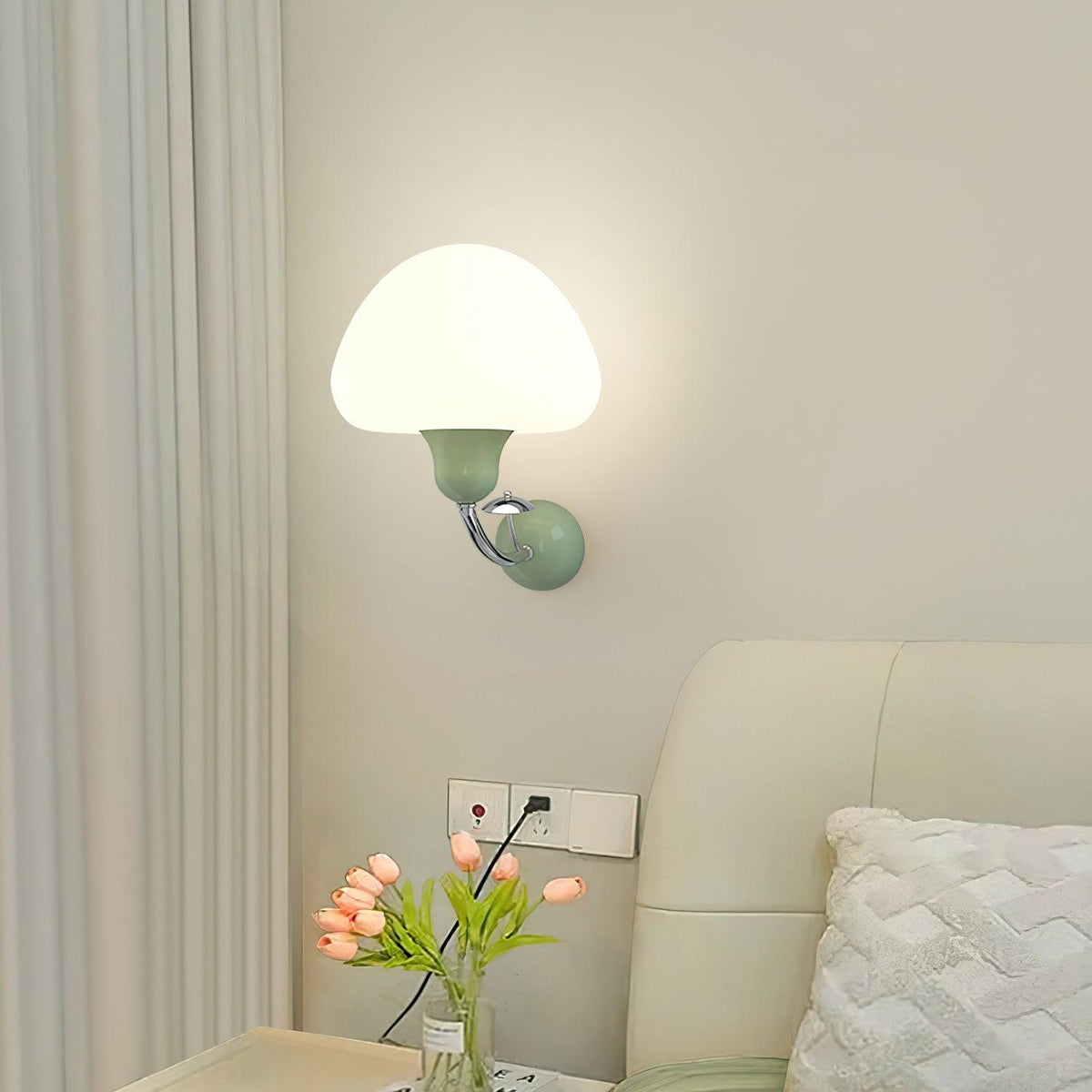molly-mushroom-wall-lamp