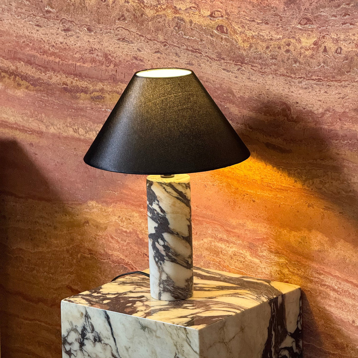 morola-table-lamp