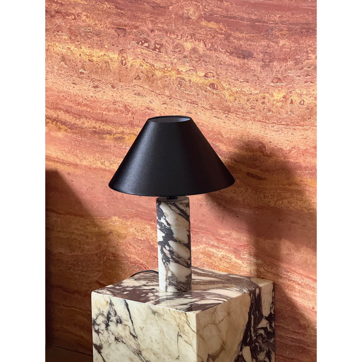 morola-table-lamp